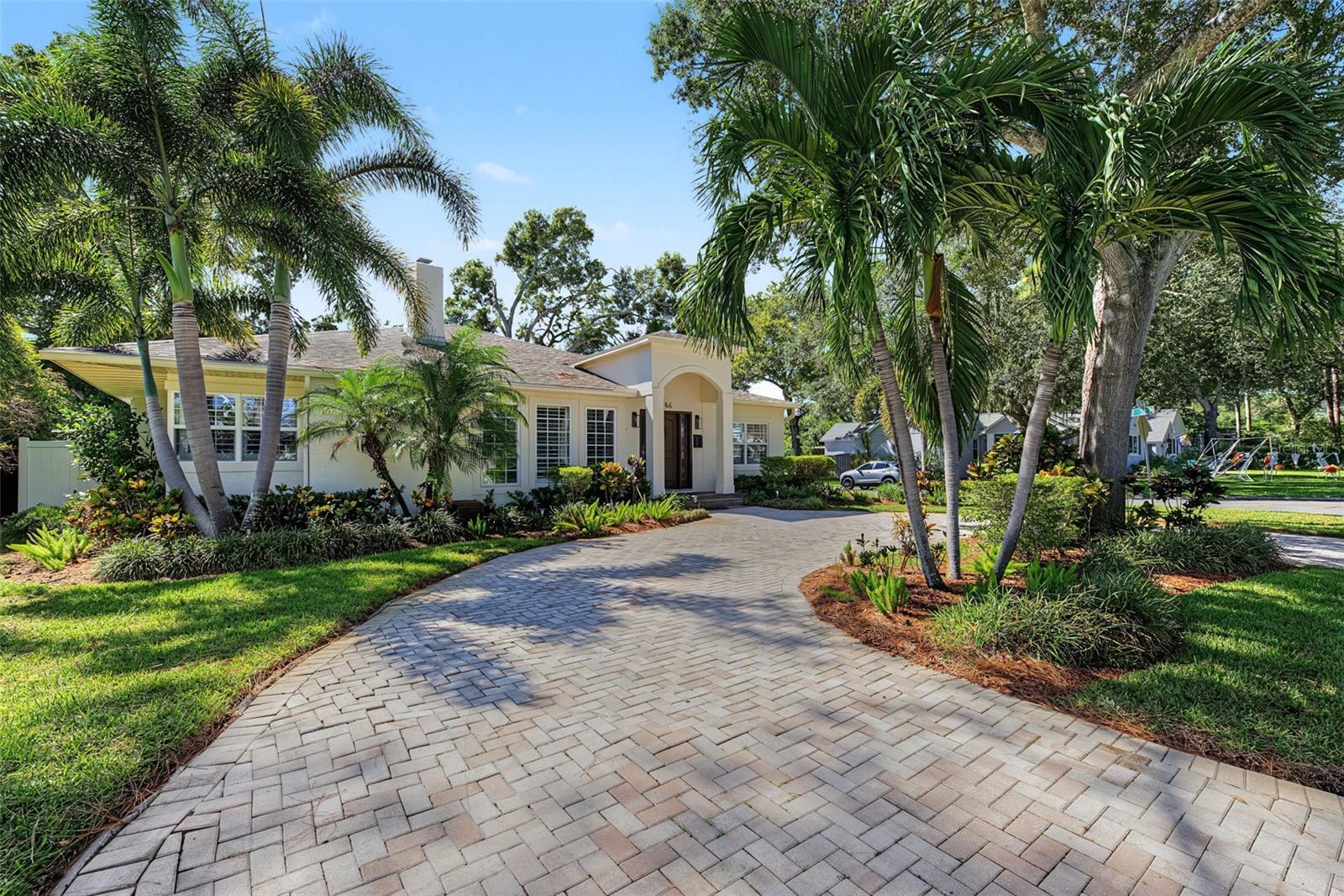 146 33RD AVENUE N, St Petersburg, FL 33704