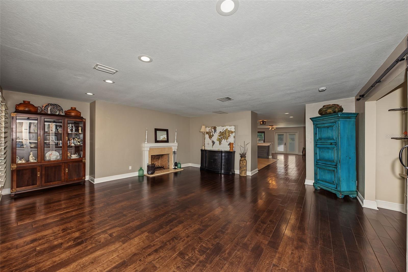 146 33RD AVENUE N, St Petersburg, FL 33704