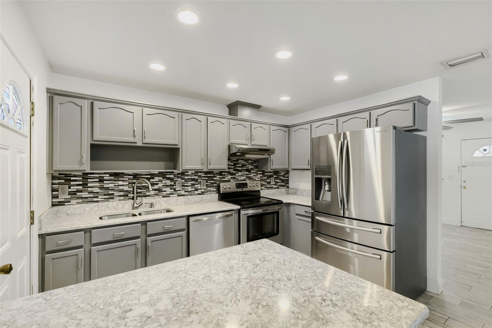 6053 28TH STREET S, St Petersburg, FL 33712