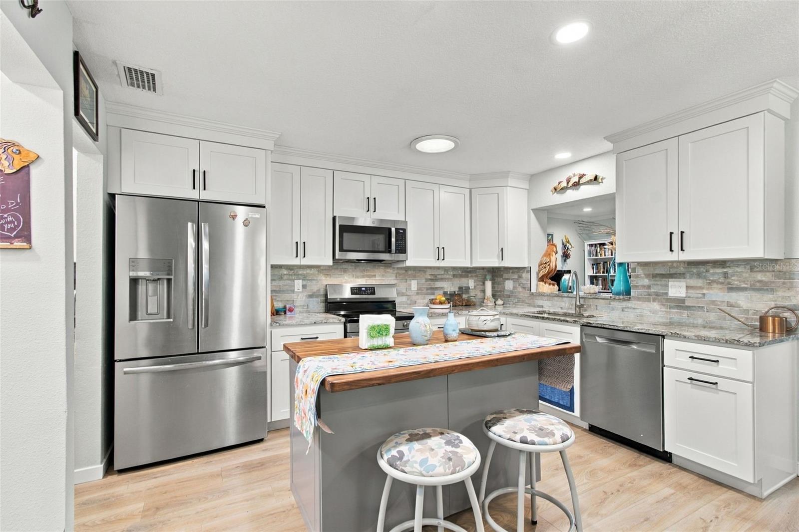 395 GEORGIA AVENUE, Crystal Beach, FL 34681