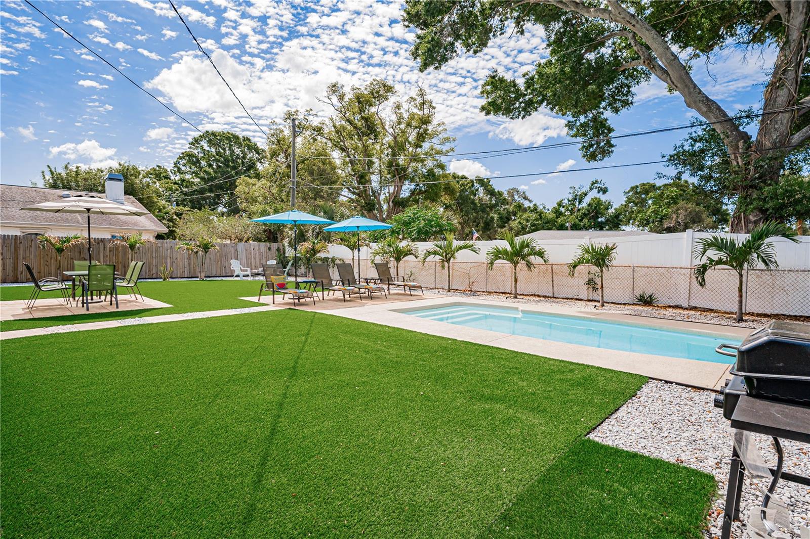 9948 51ST AVENUE N, St Petersburg, FL 33708