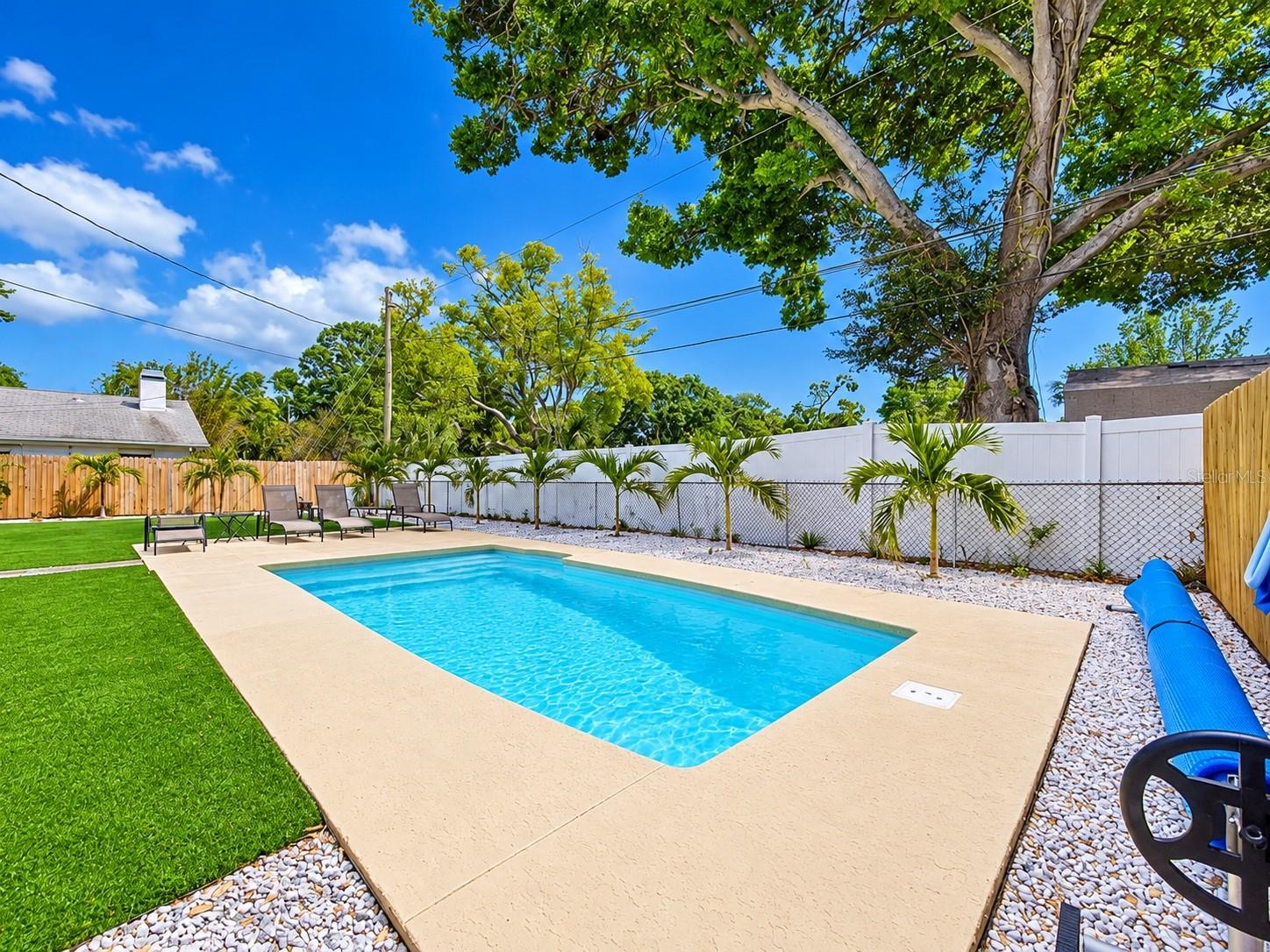 9948 51ST AVENUE N, St Petersburg, FL 33708