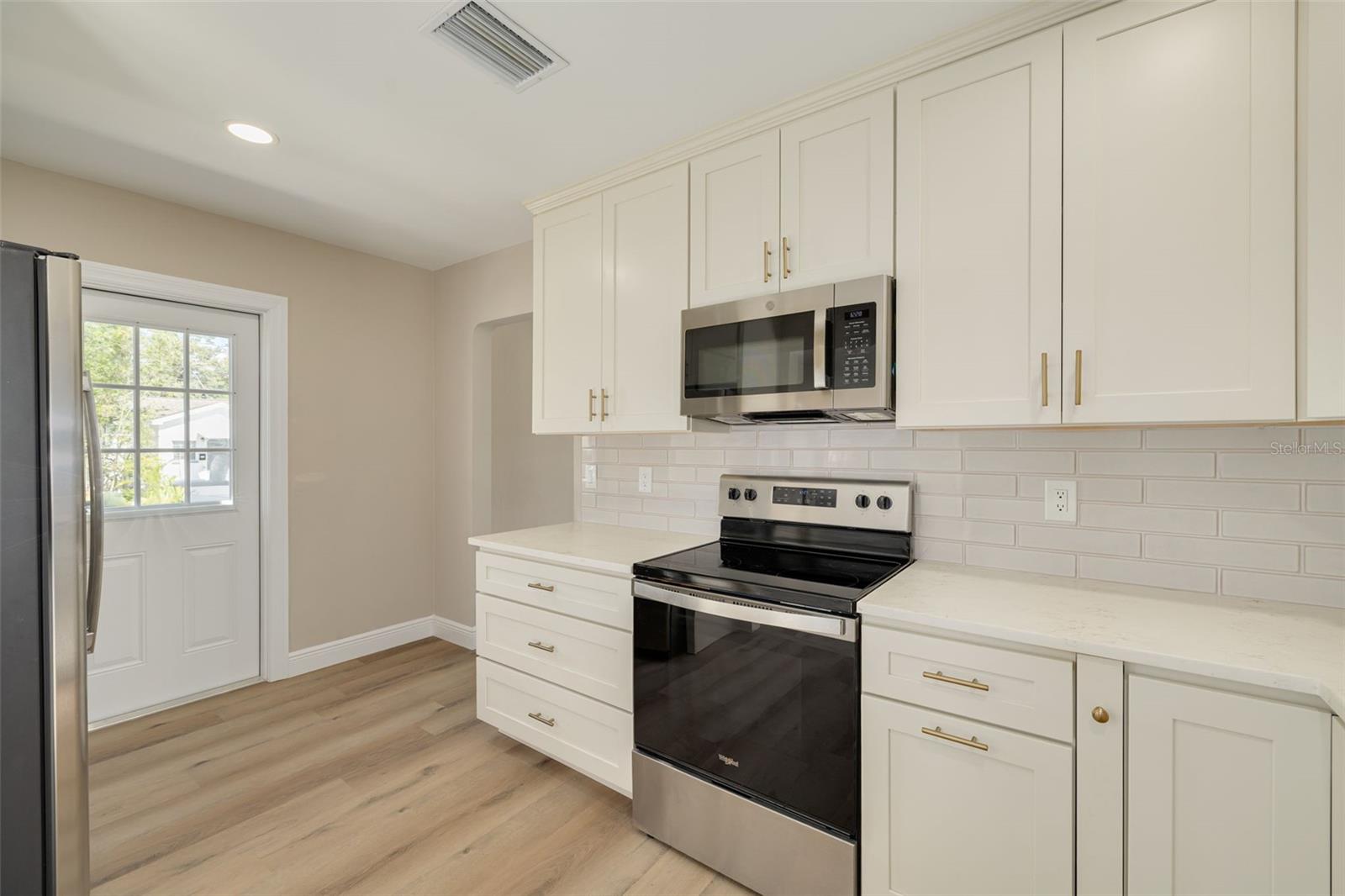 3138 YALE STREET N, St Petersburg, FL 33713