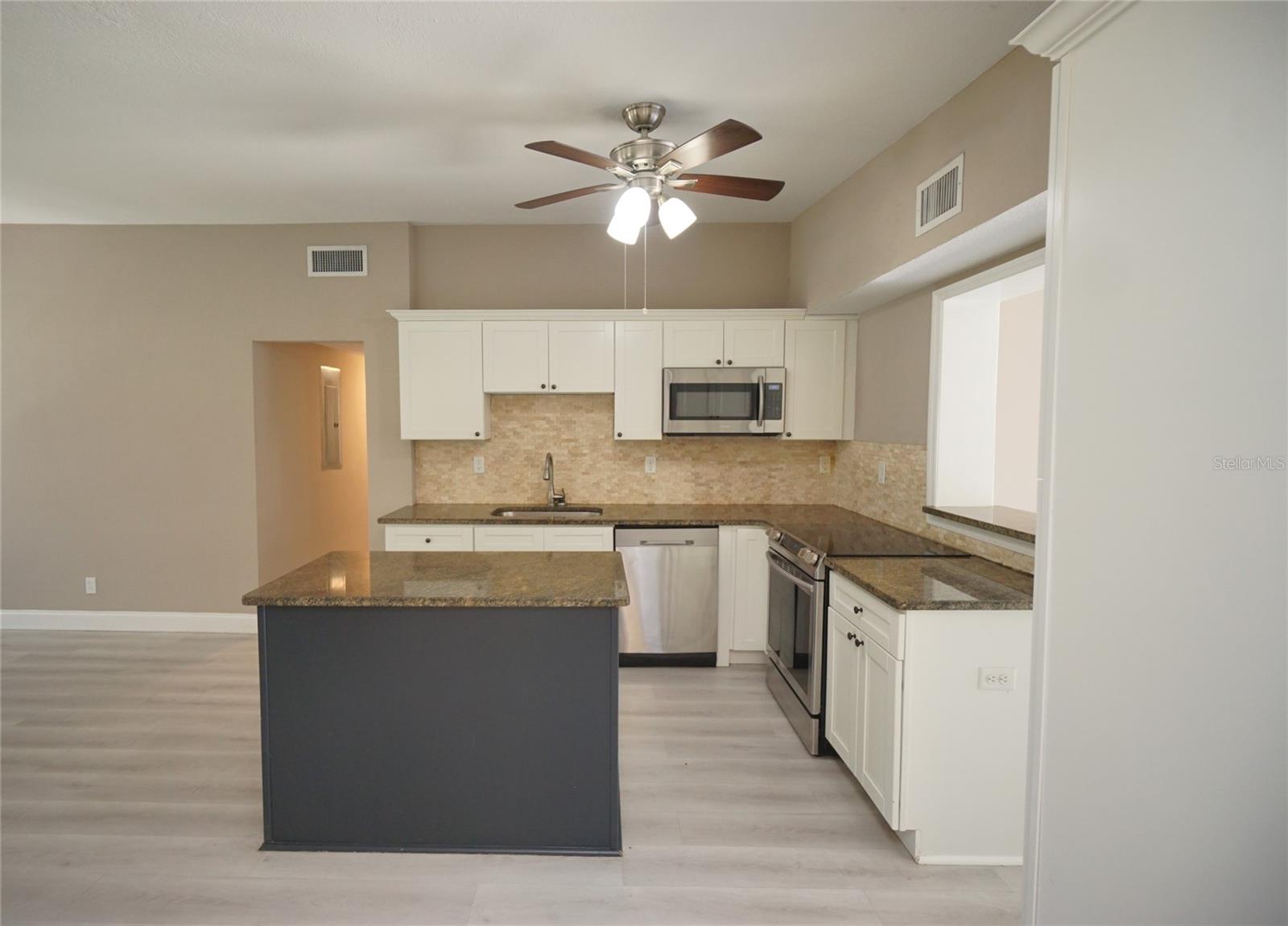 3519 W PRICE AVENUE, Tampa, FL 33611