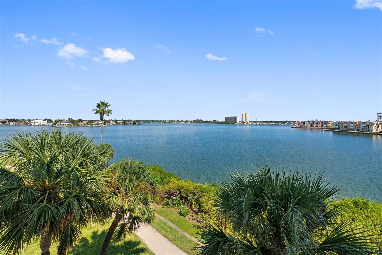 8021 SAILBOAT KEY BOULEVARD S, #304, St Petersburg, FL 33707