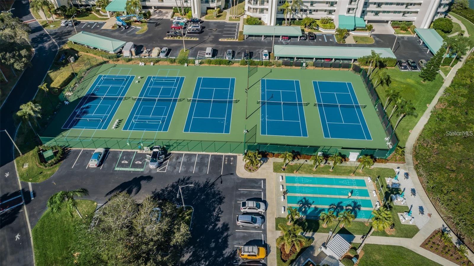 8021 SAILBOAT KEY BOULEVARD S, #304, St Petersburg, FL 33707