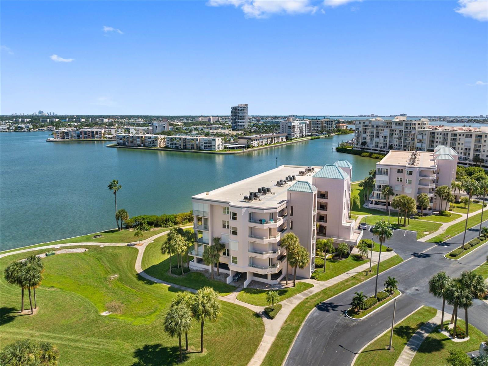 8021 SAILBOAT KEY BOULEVARD S, #304, St Petersburg, FL 33707