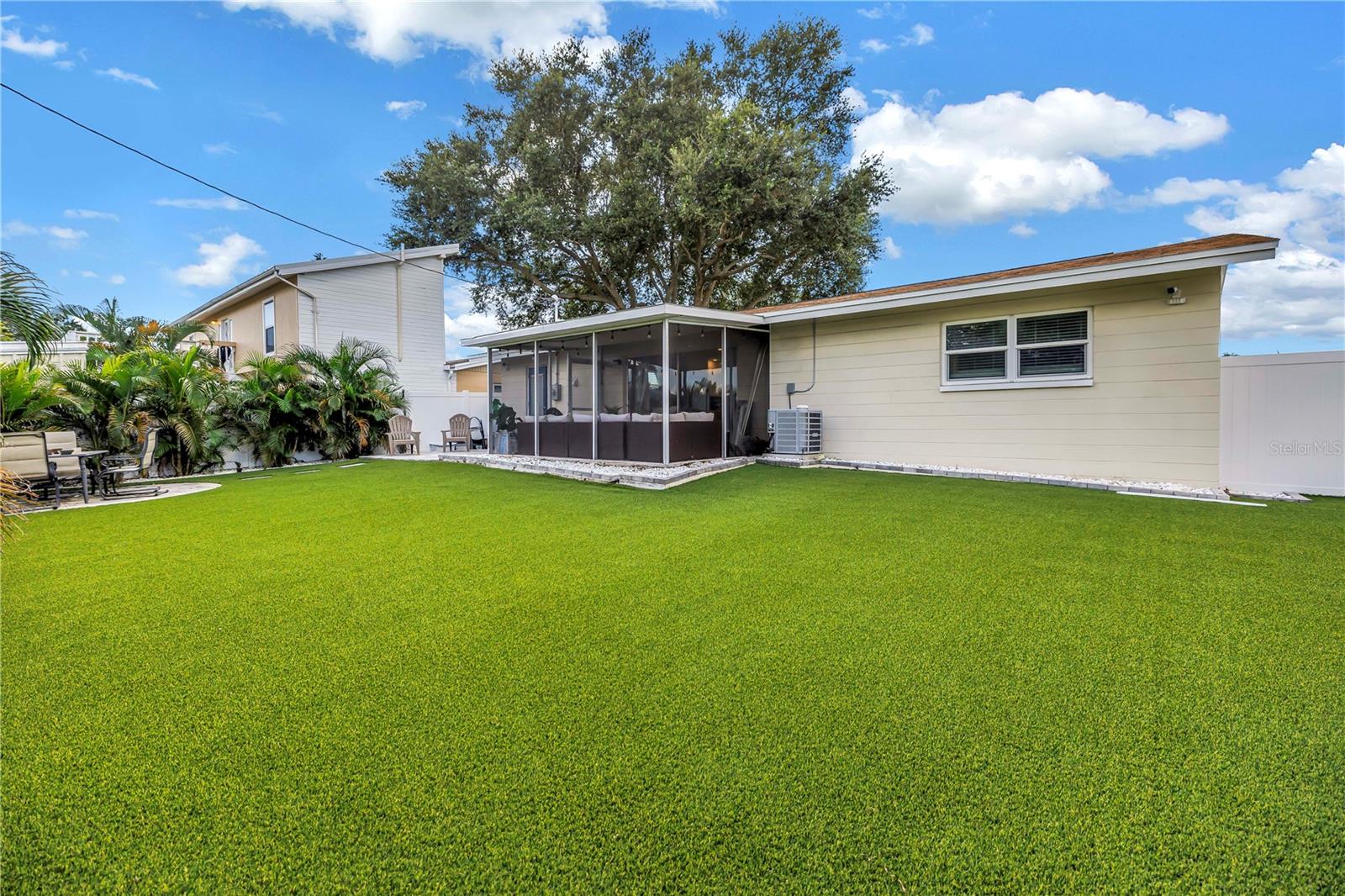 8001 RIDGE ROAD, Seminole, FL 33772