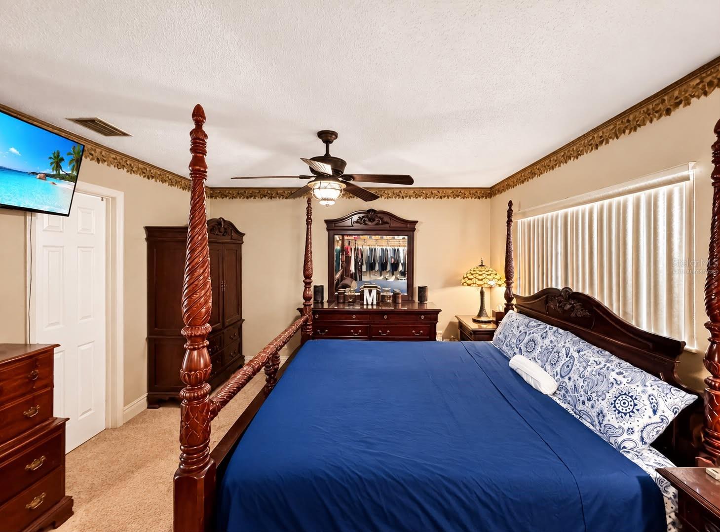 Virtually staged (personal items removed/nothing added or altered)