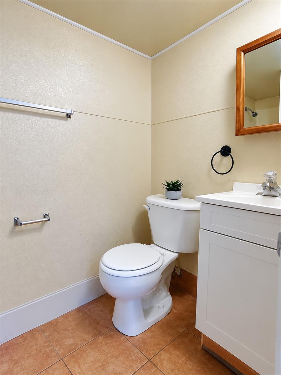 823 16TH AVENUE NW, #B, Largo, FL 33770 823 16TH AVENUE NW, #B, Largo, FL 33770