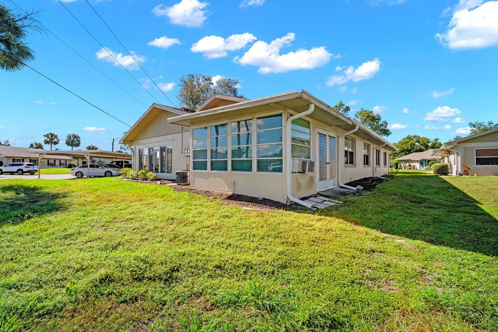 1906 CANTERBURY LANE, #32, Sun City Center, FL 33573
