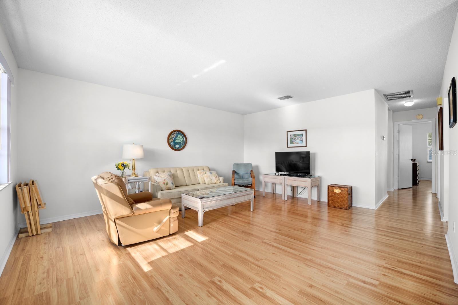 1906 CANTERBURY LANE, #32, Sun City Center, FL 33573