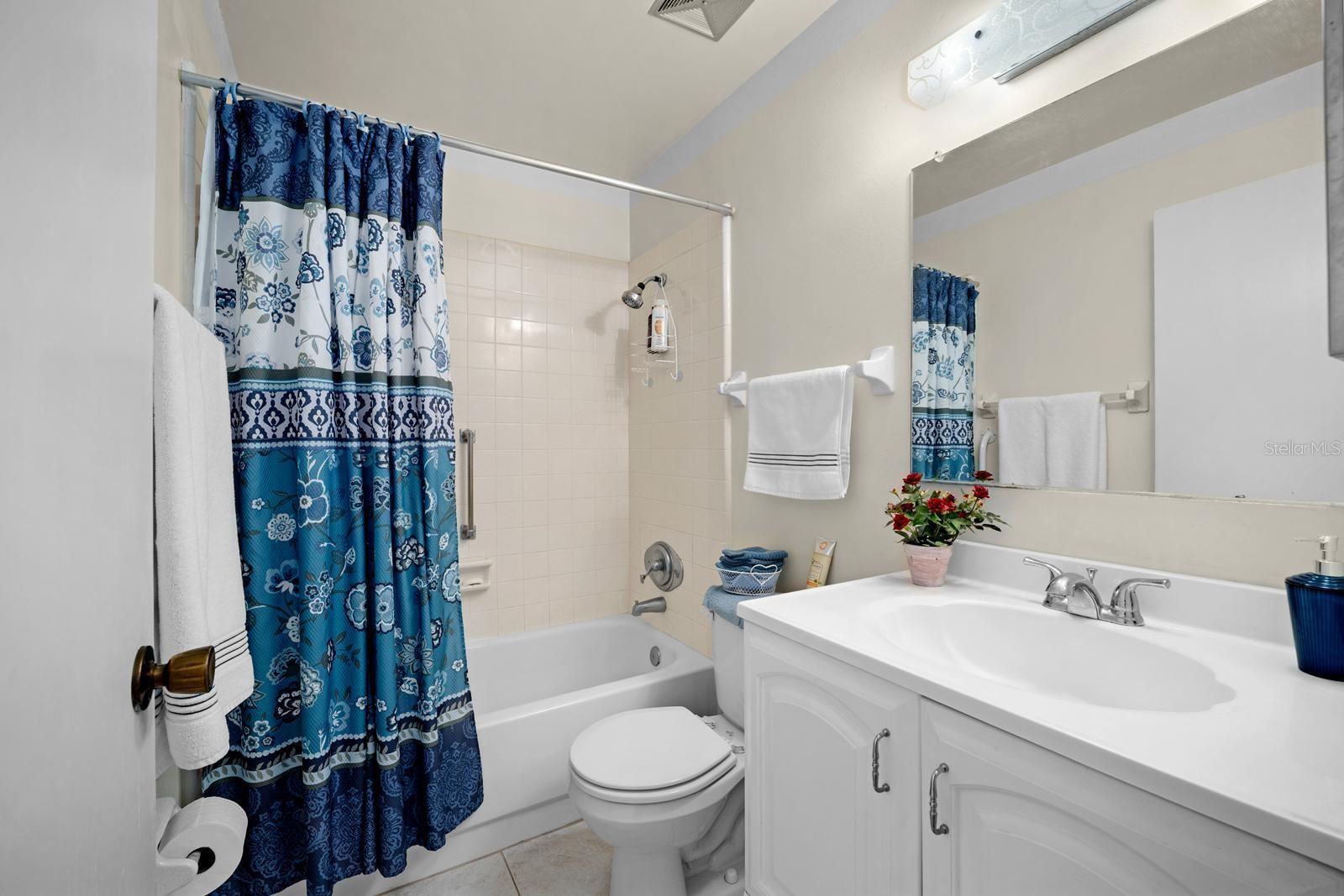 1906 CANTERBURY LANE, #32, Sun City Center, FL 33573