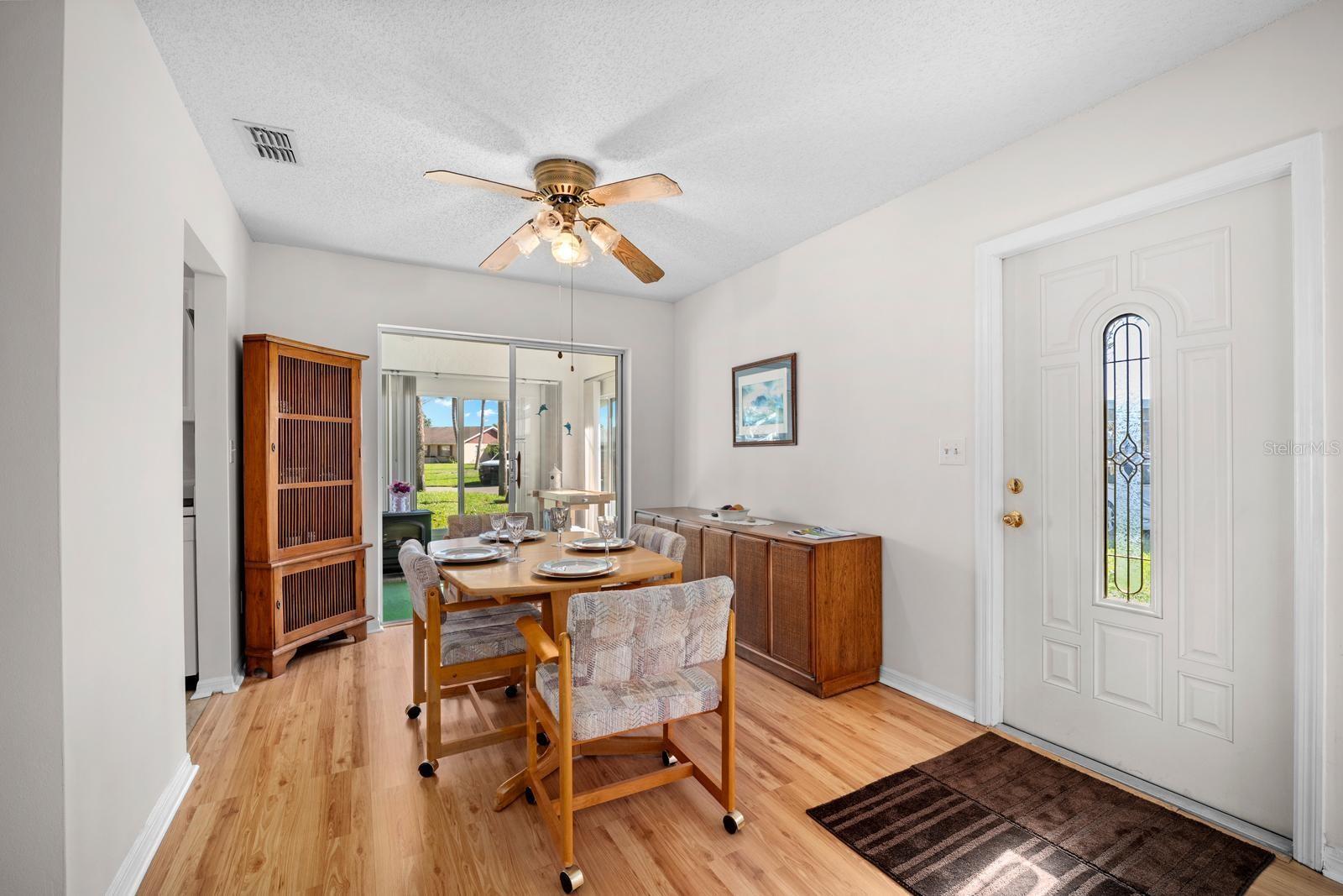 1906 CANTERBURY LANE, #32, Sun City Center, FL 33573