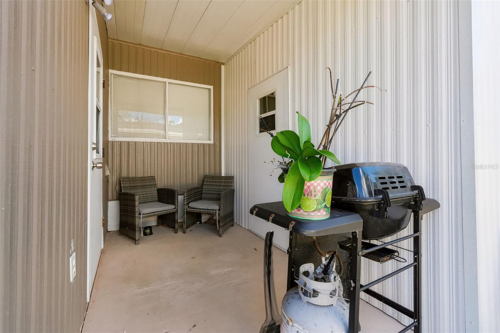 8481 DICKENS AVENUE, Brooksville, FL 34613