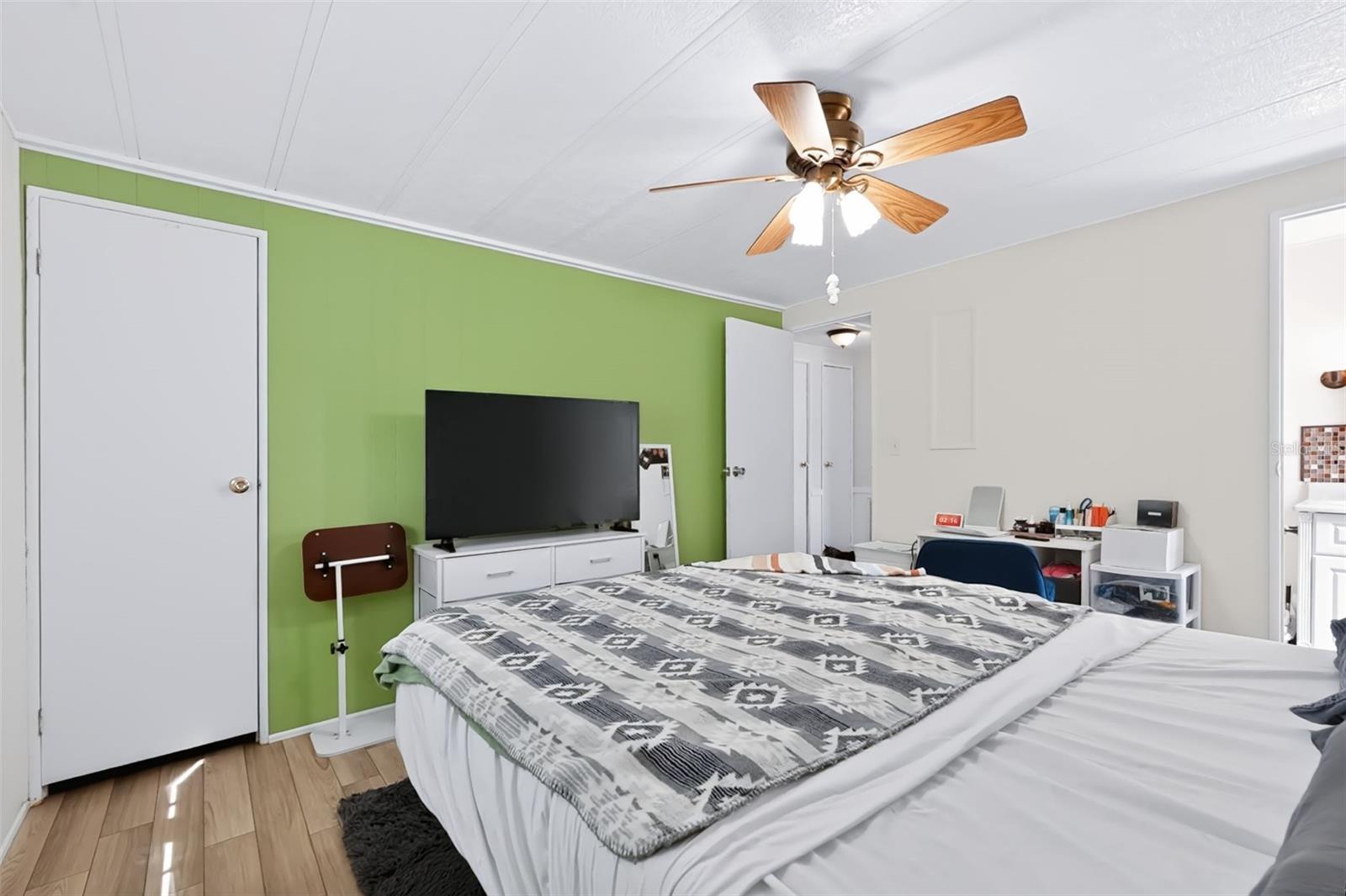 8481 DICKENS AVENUE, Brooksville, FL 34613