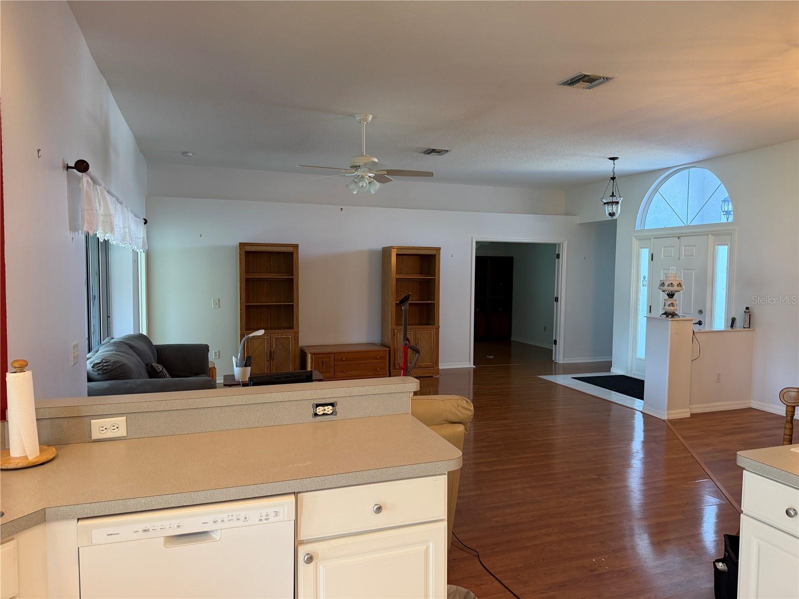 546 TROUT LANE, Oldsmar, FL 34677 546 TROUT LANE, Oldsmar, FL 34677