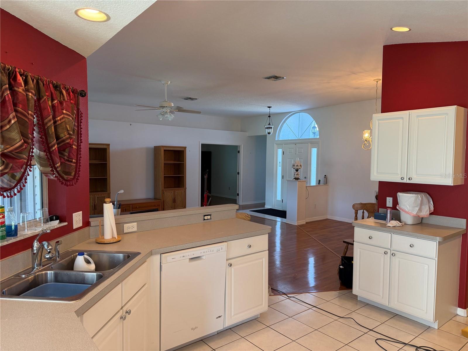 546 TROUT LANE, Oldsmar, FL 34677 546 TROUT LANE, Oldsmar, FL 34677