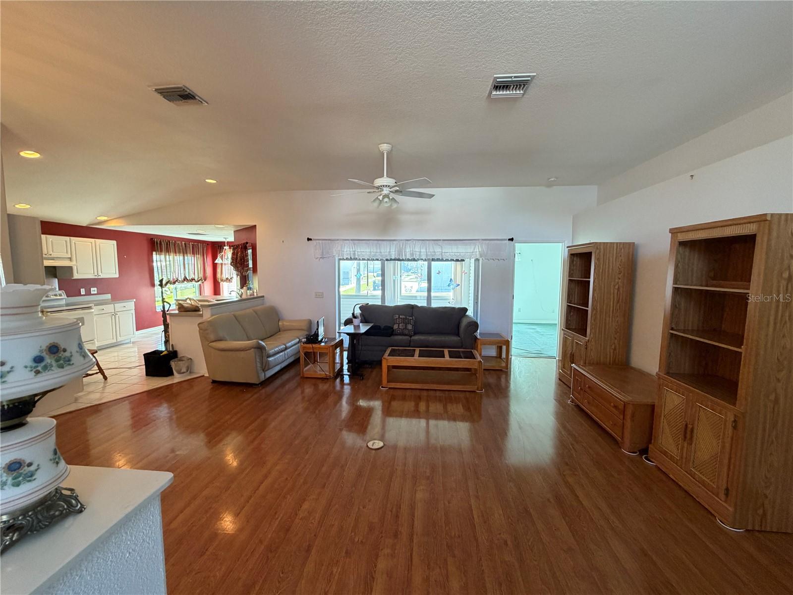 546 TROUT LANE, Oldsmar, FL 34677 546 TROUT LANE, Oldsmar, FL 34677