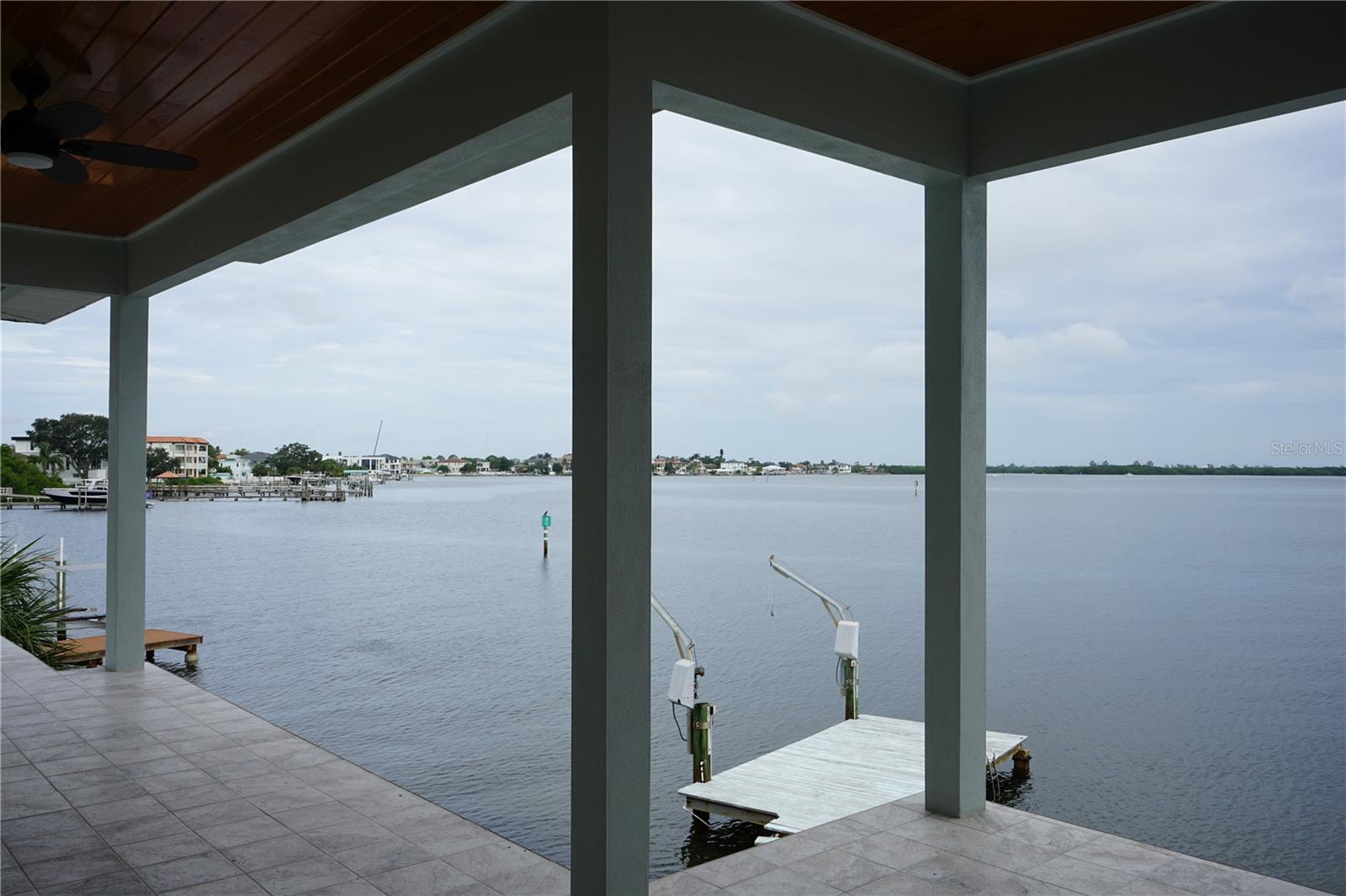 1835 BAYOU GRANDE BOULEVARD NE, St Petersburg, FL 33703
