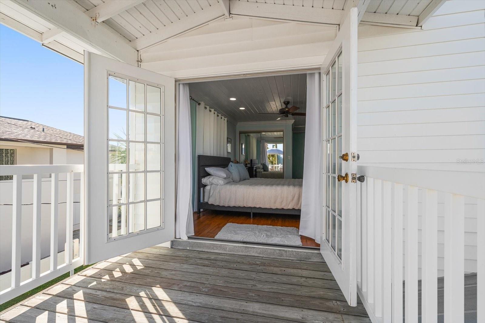 115 99TH AVENUE, Treasure Island, FL 33706