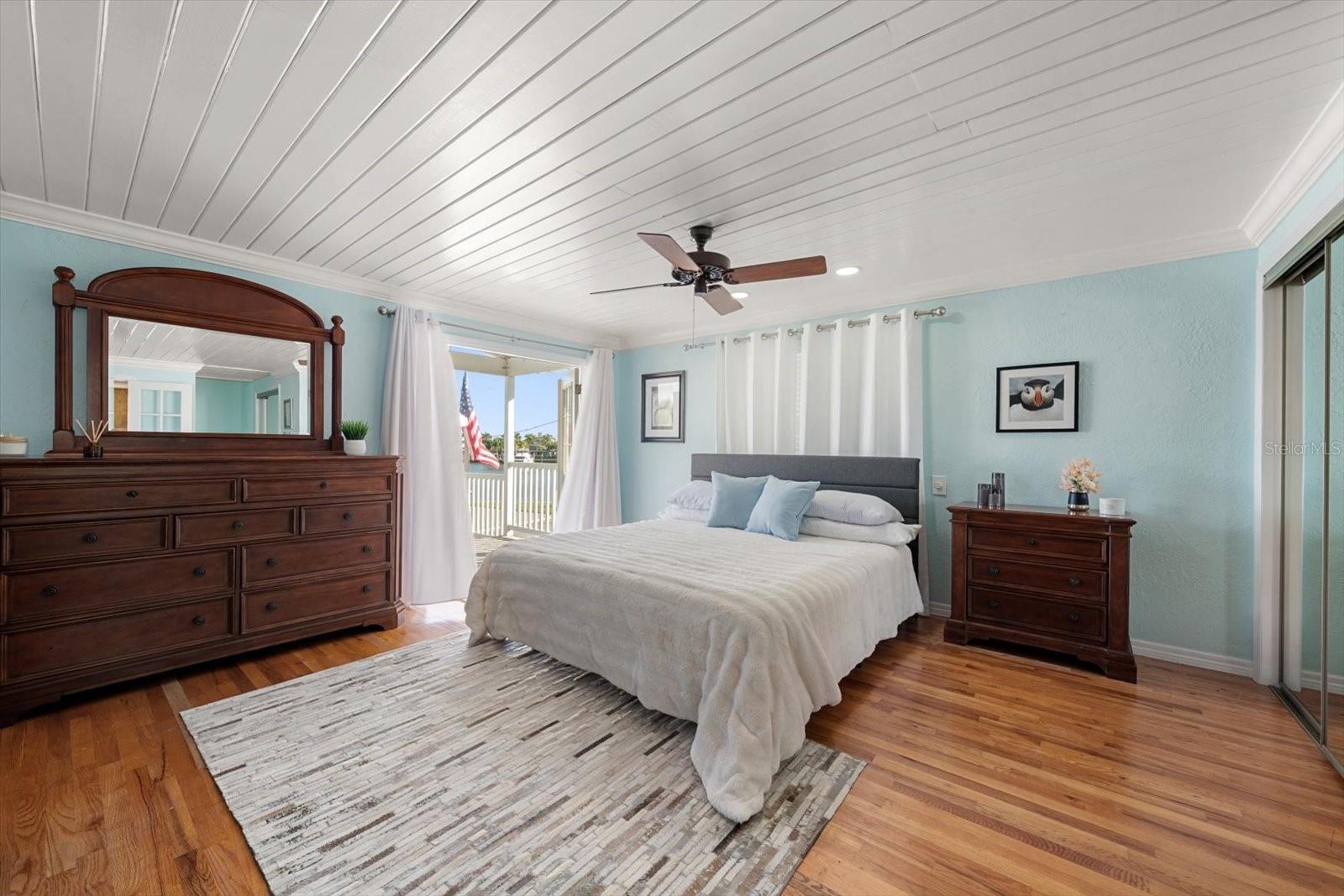 115 99TH AVENUE, Treasure Island, FL 33706