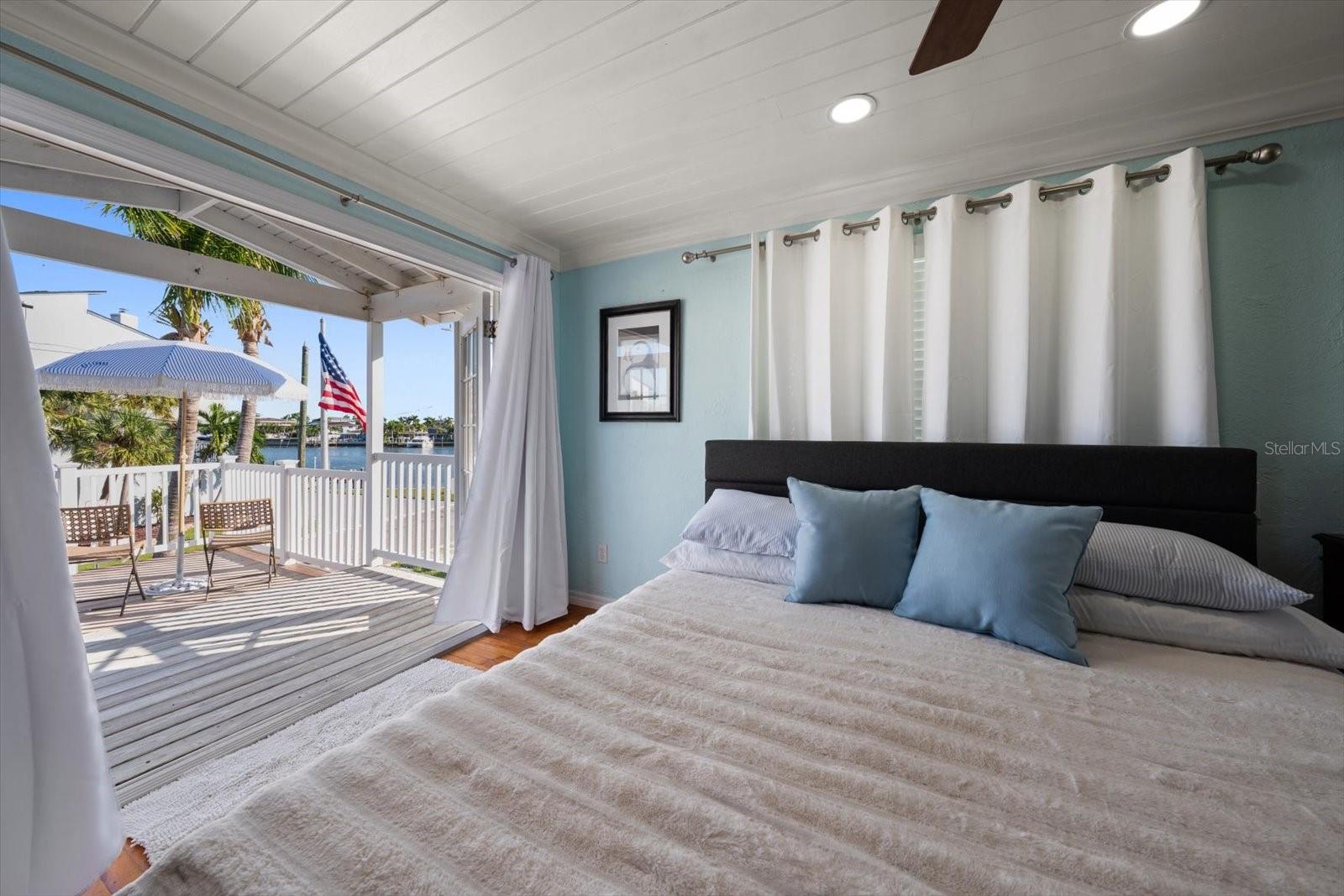 115 99TH AVENUE, Treasure Island, FL 33706