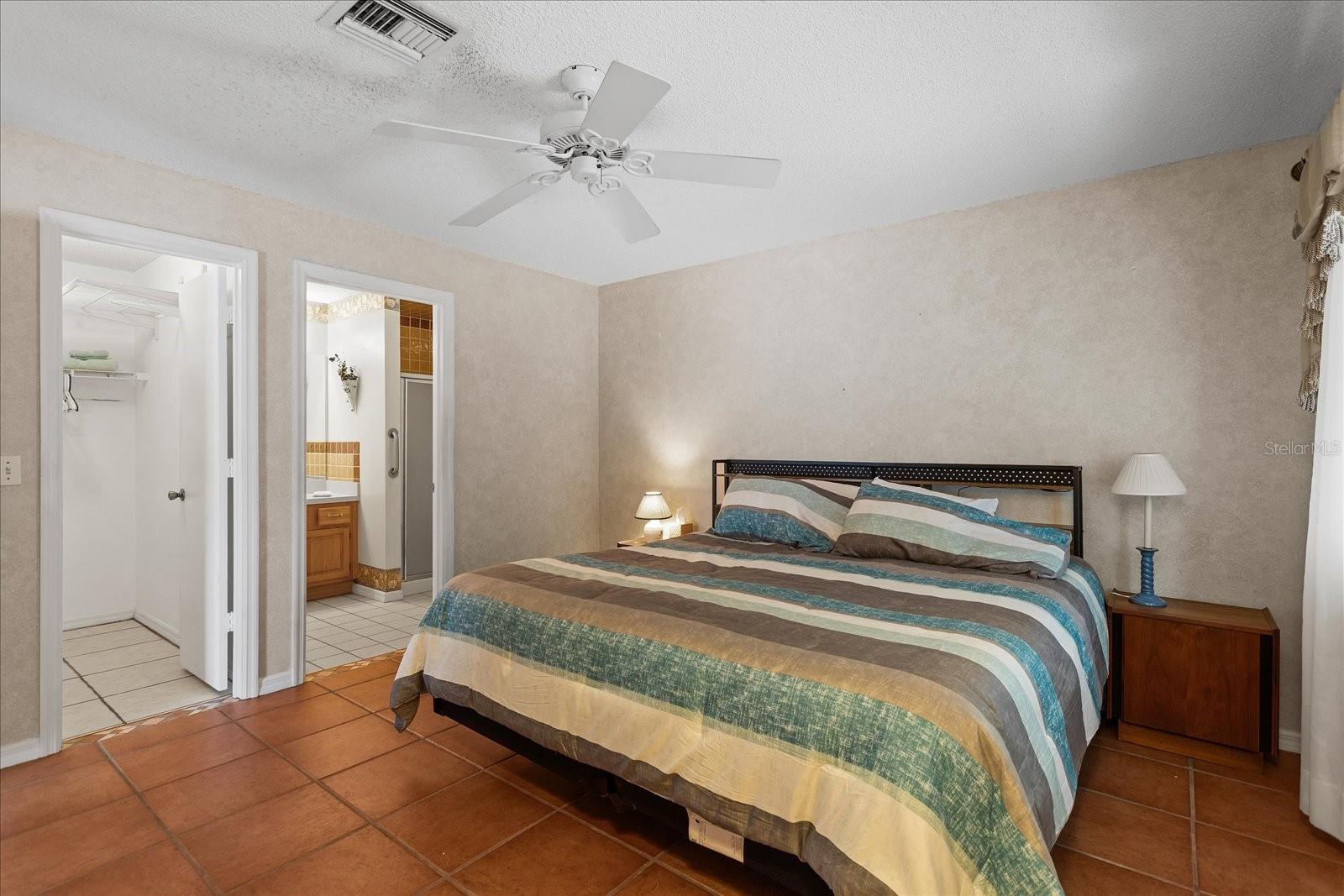 952 AVALON AVE. AVENUE, The Villages, FL 32159