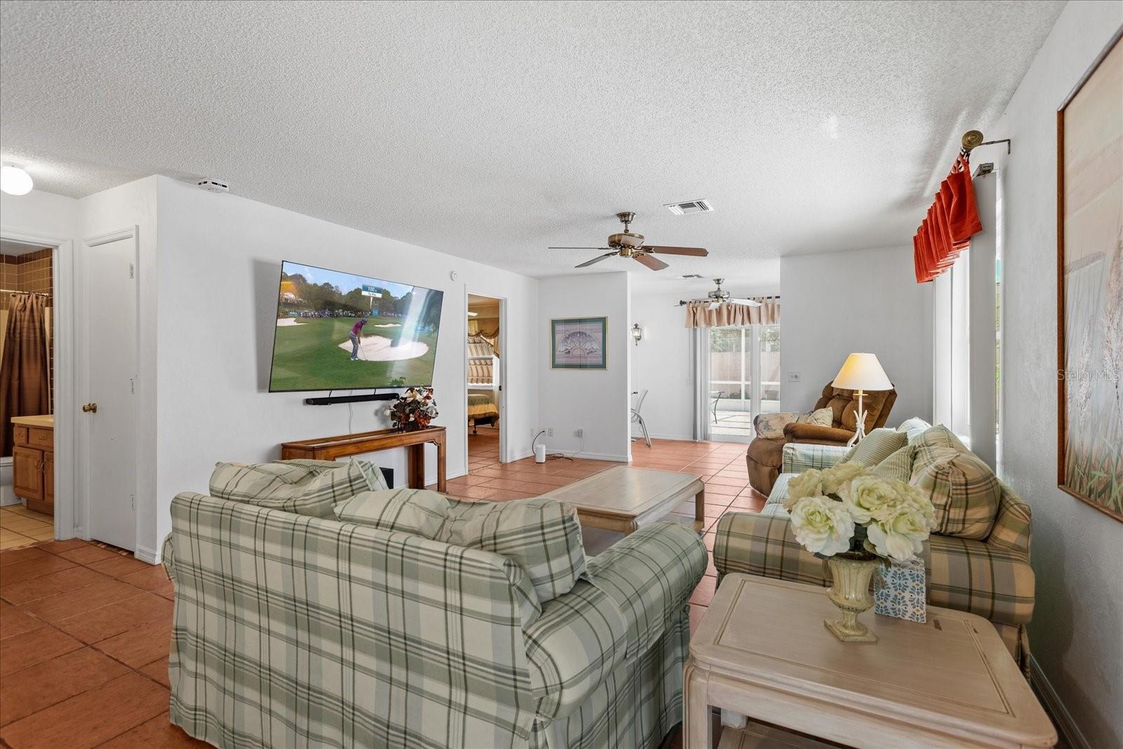 952 AVALON AVE. AVENUE, The Villages, FL 32159