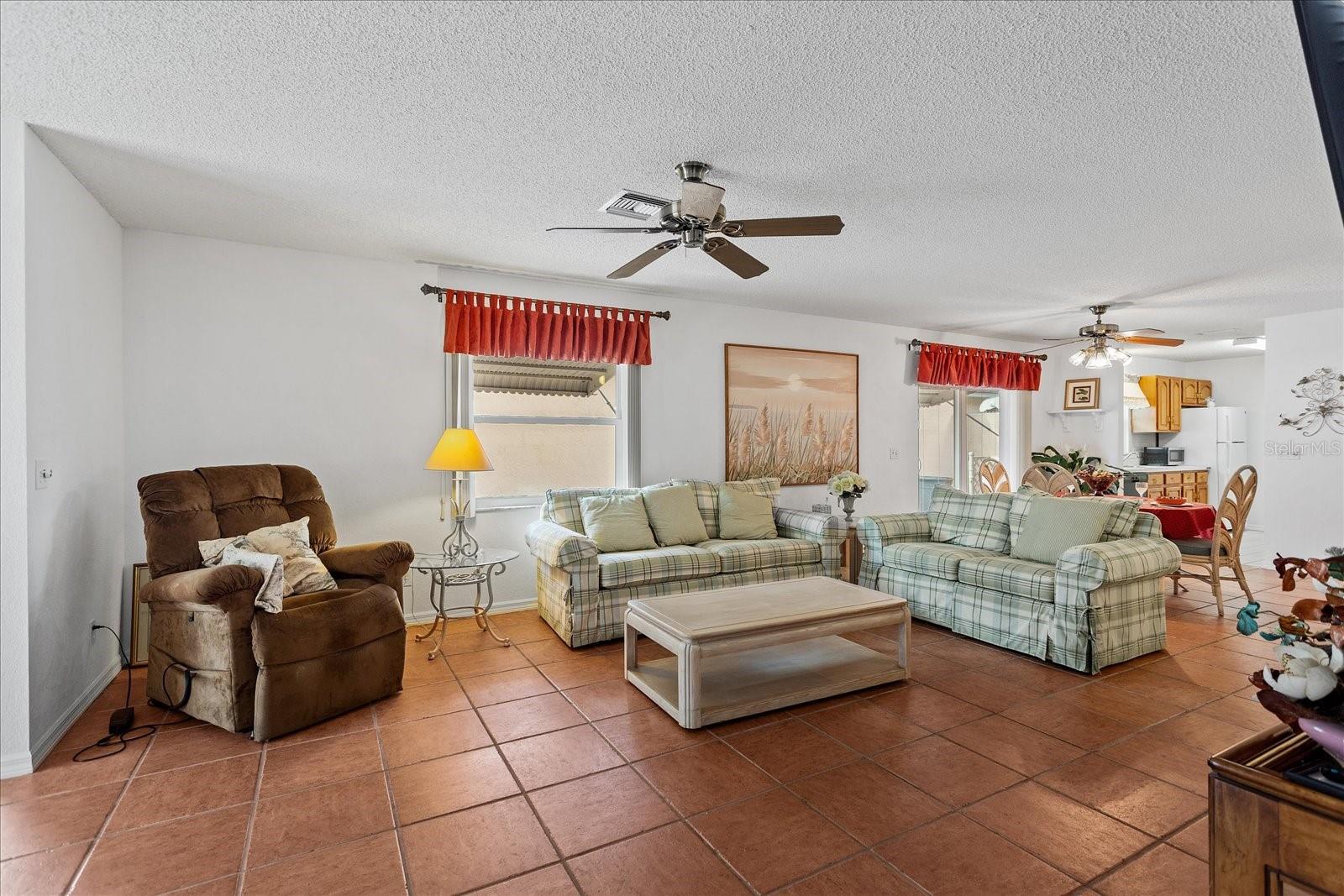 952 AVALON AVE. AVENUE, The Villages, FL 32159