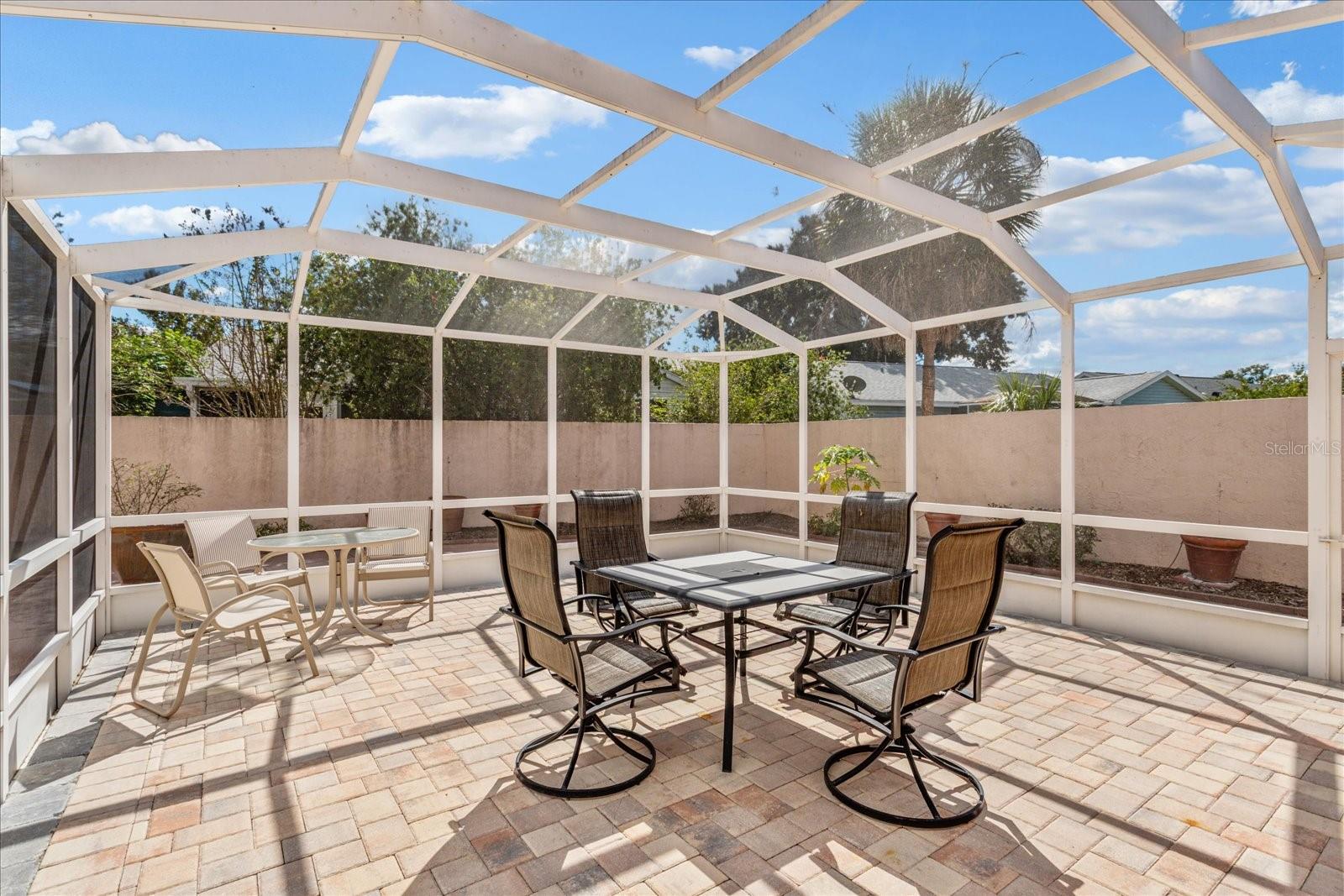 952 AVALON AVE. AVENUE, The Villages, FL 32159
