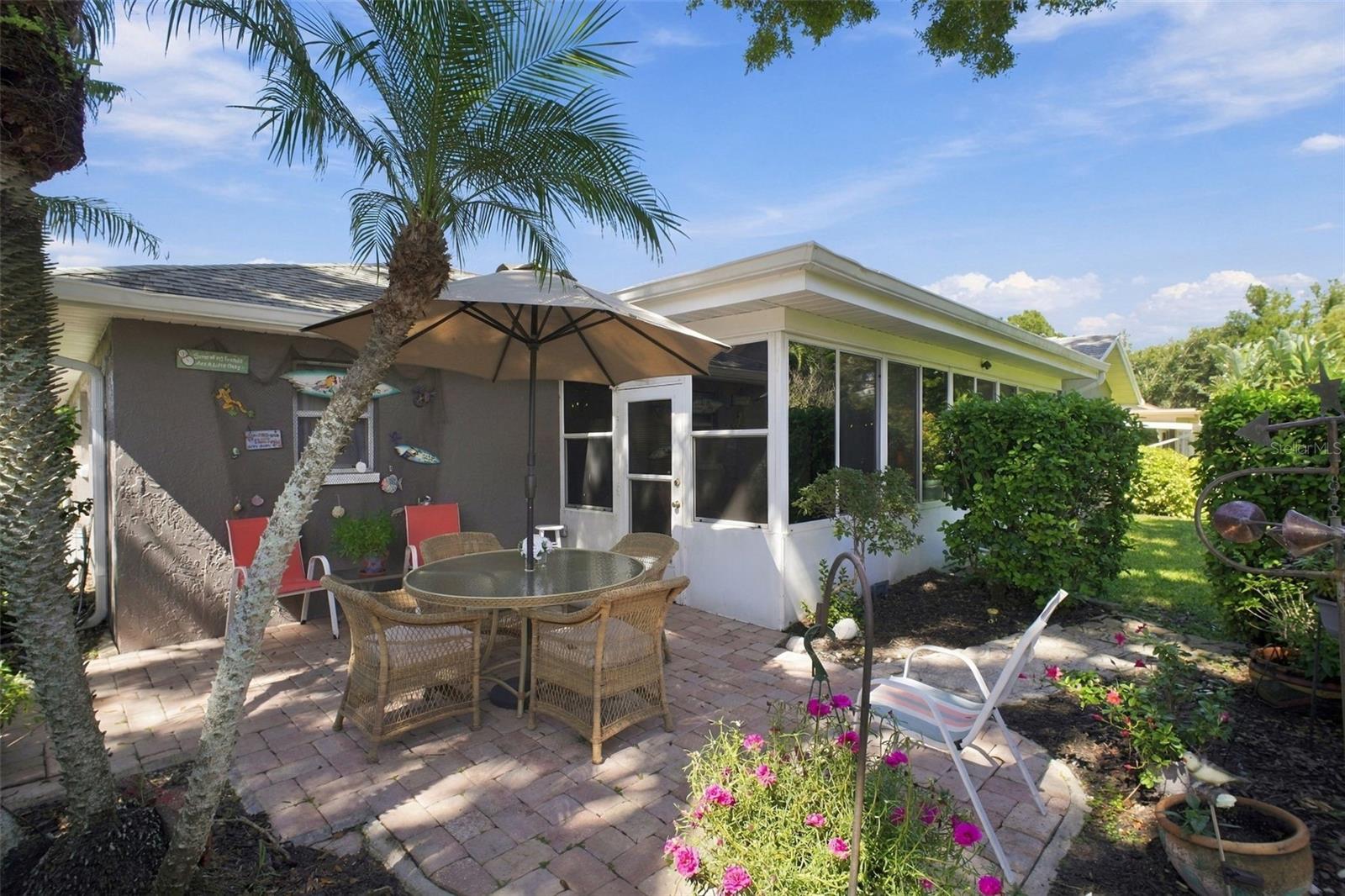 You'll enjoy relaxing here with your morning coffee or evening wine~