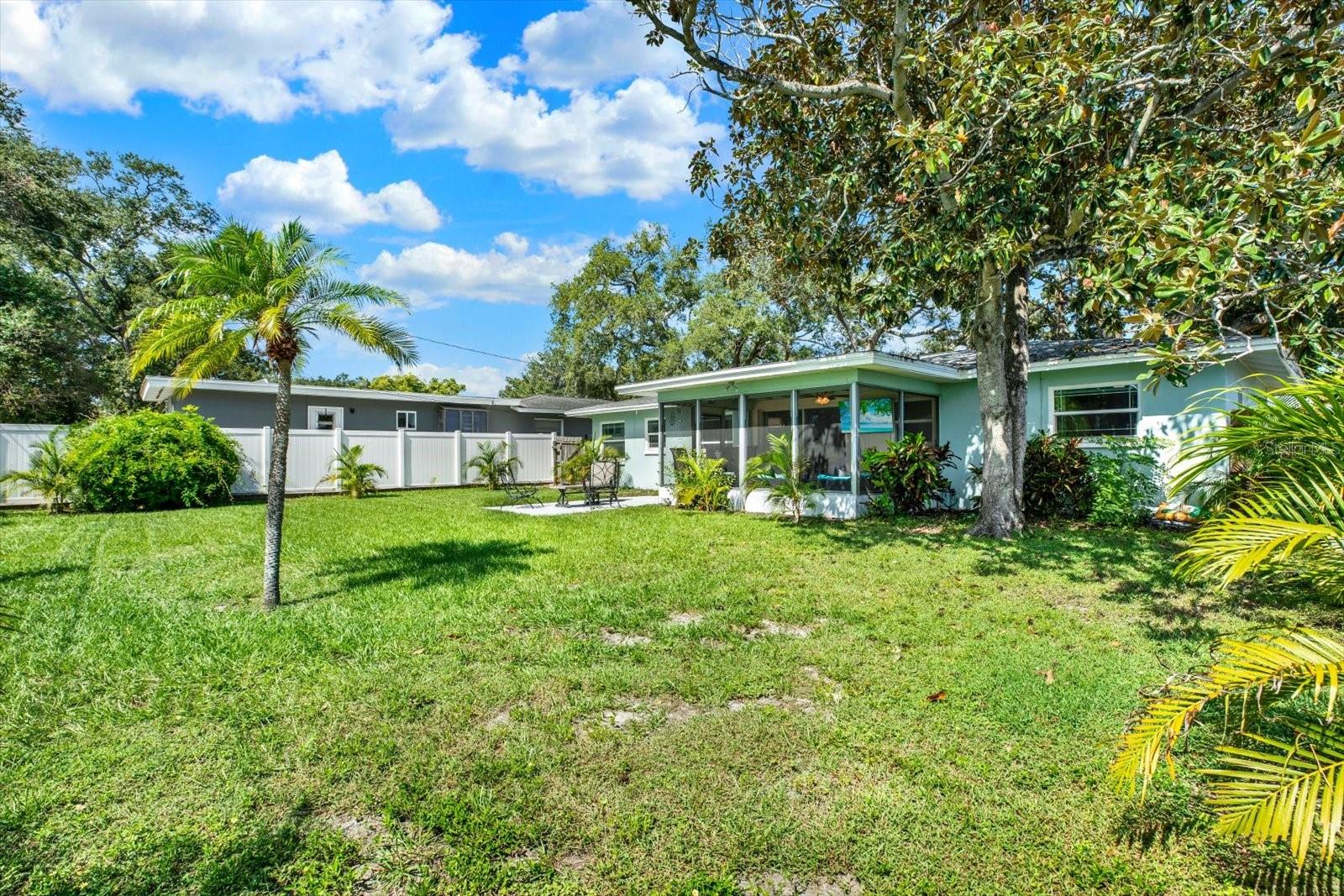 1669 CAMBRIDGE DRIVE, Clearwater, FL 33756