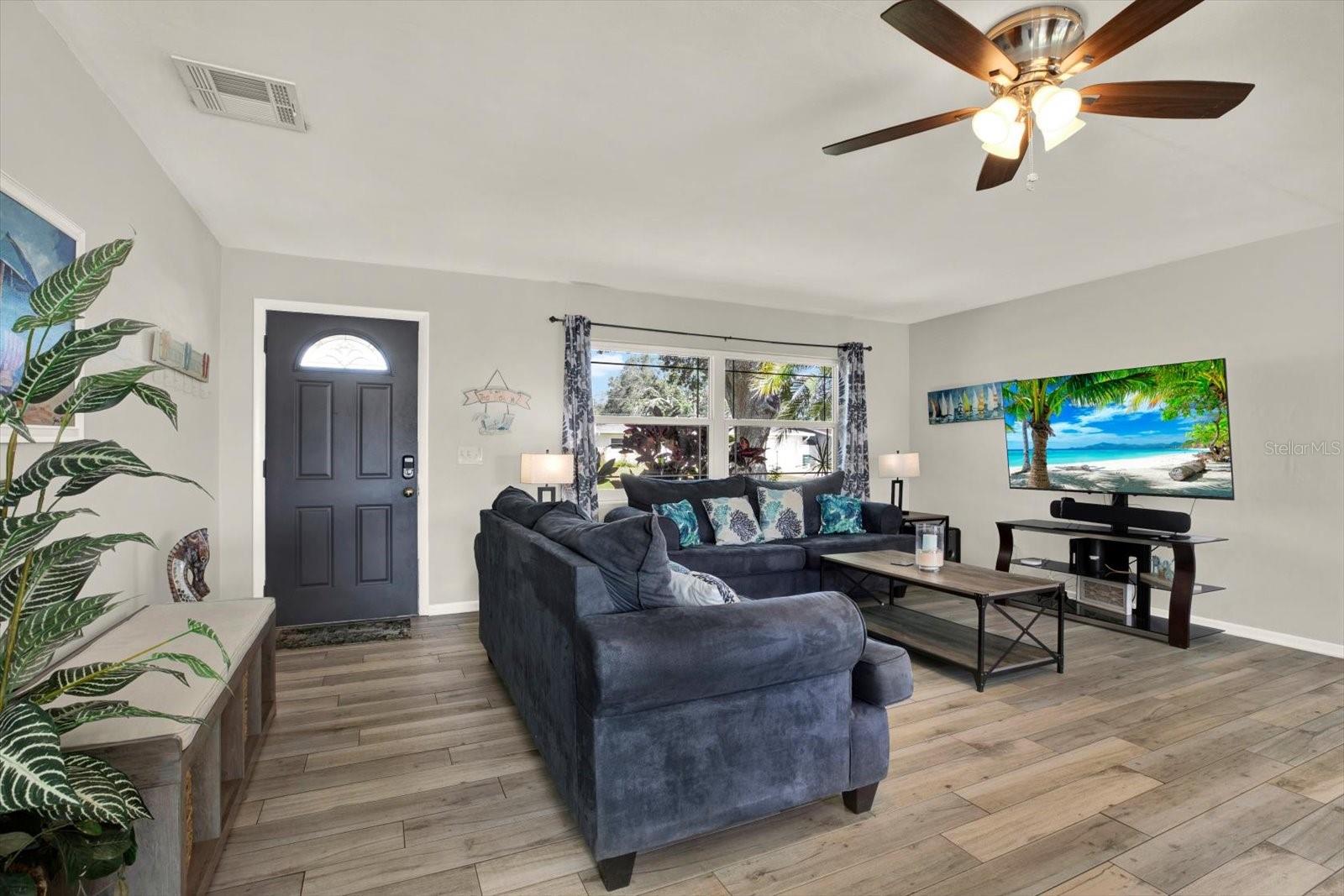 1669 CAMBRIDGE DRIVE, Clearwater, FL 33756