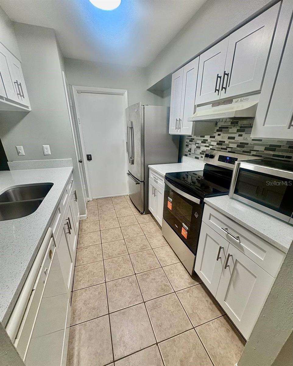 1602 PALM LEAF DRIVE, Brandon, FL 33510