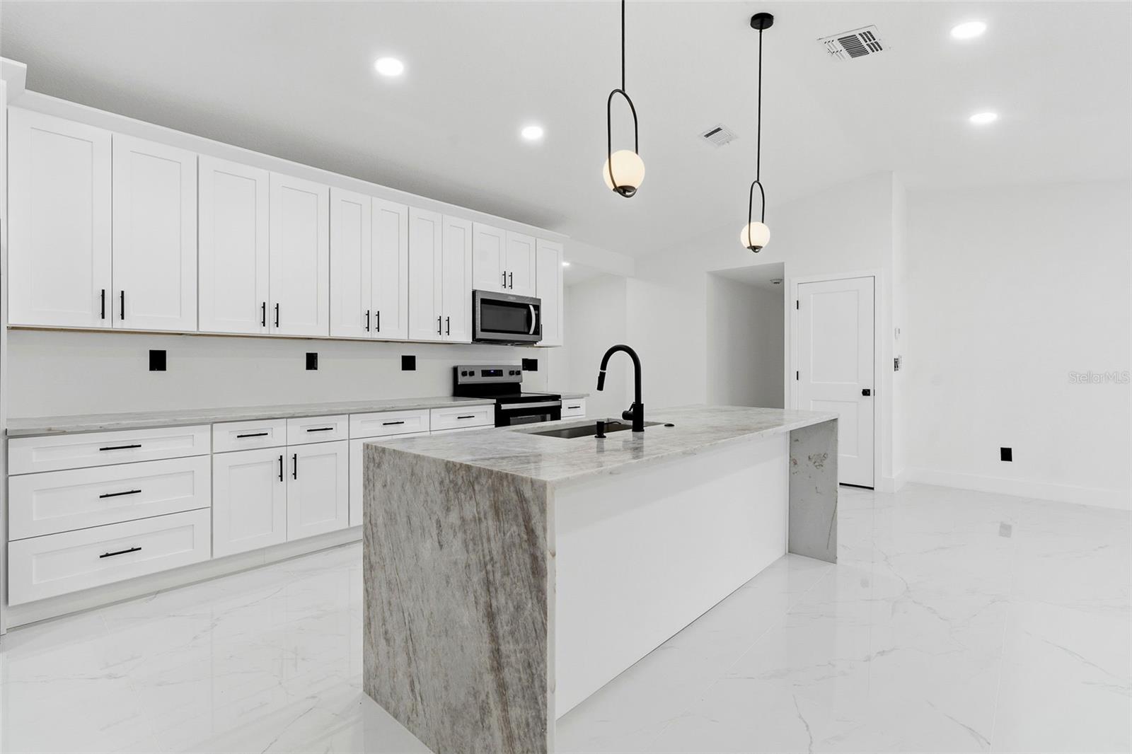 5308 BLACK PINE DRIVE, Tampa, FL 33624