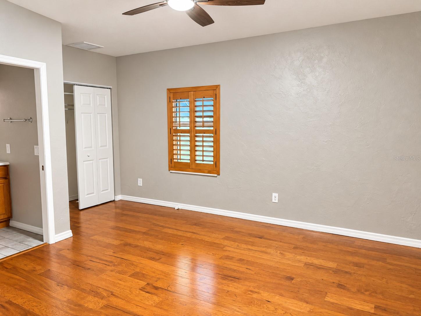 1146 30TH AVENUE N, St Petersburg, FL 33704
