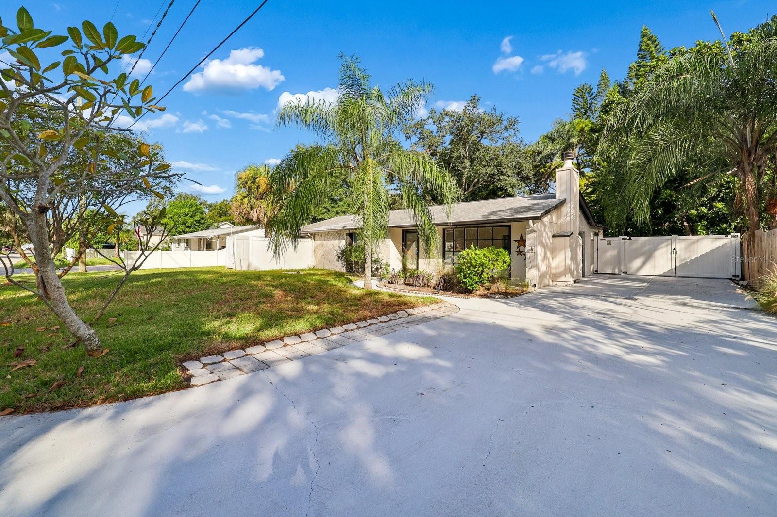 7321 CANAL BOULEVARD, Tampa, FL 33615