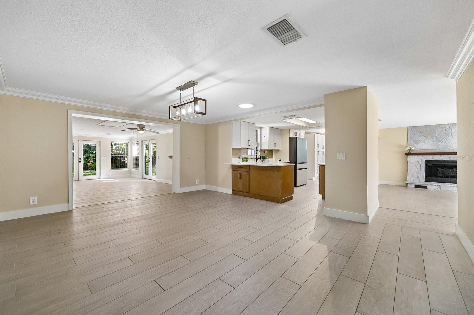 7321 CANAL BOULEVARD, Tampa, FL 33615