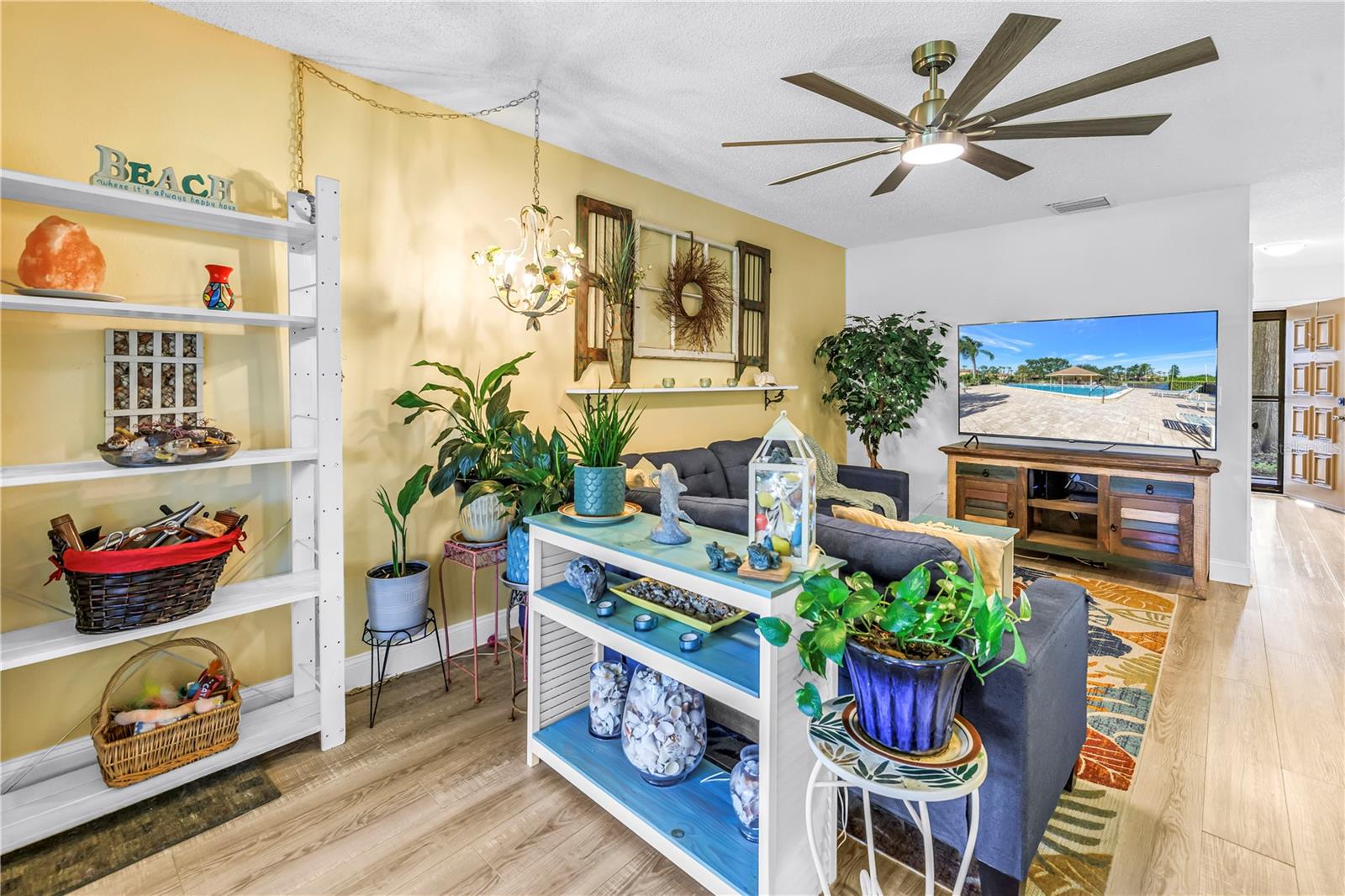 8473 17TH STREET N, St Petersburg, FL 33702