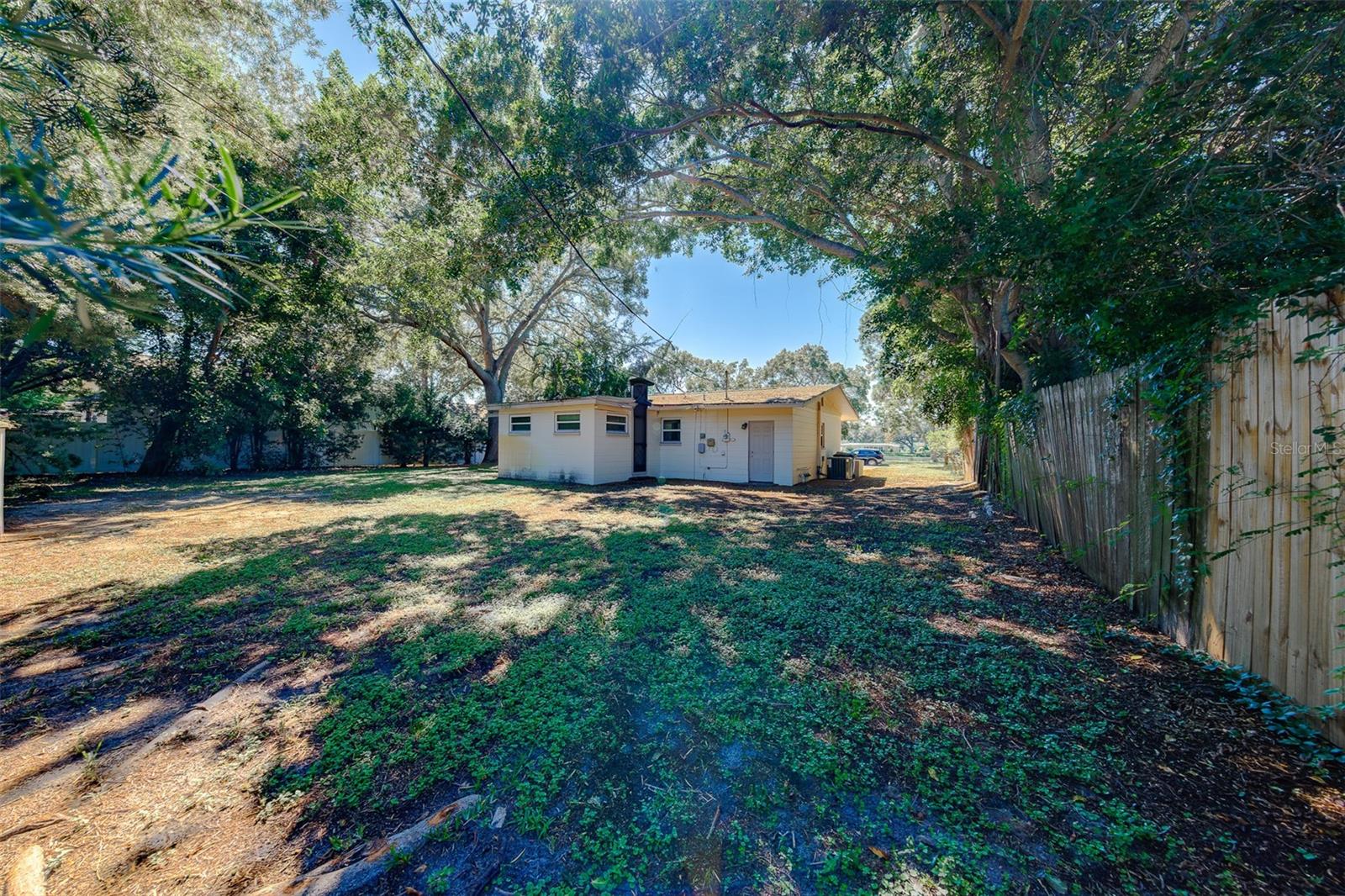 811 69TH AVENUE S, St Petersburg, FL 33705