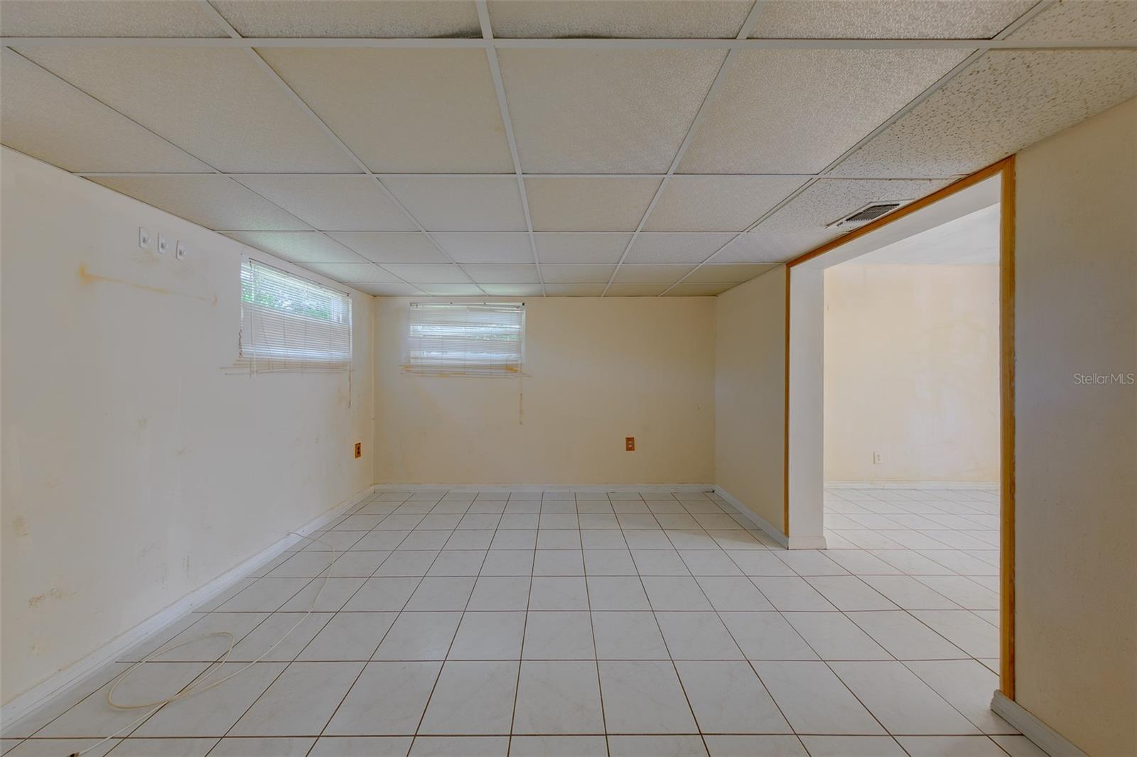811 69TH AVENUE S, St Petersburg, FL 33705