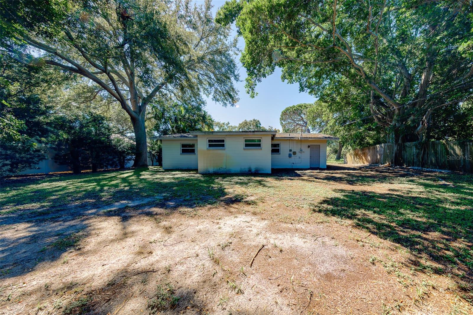 811 69TH AVENUE S, St Petersburg, FL 33705