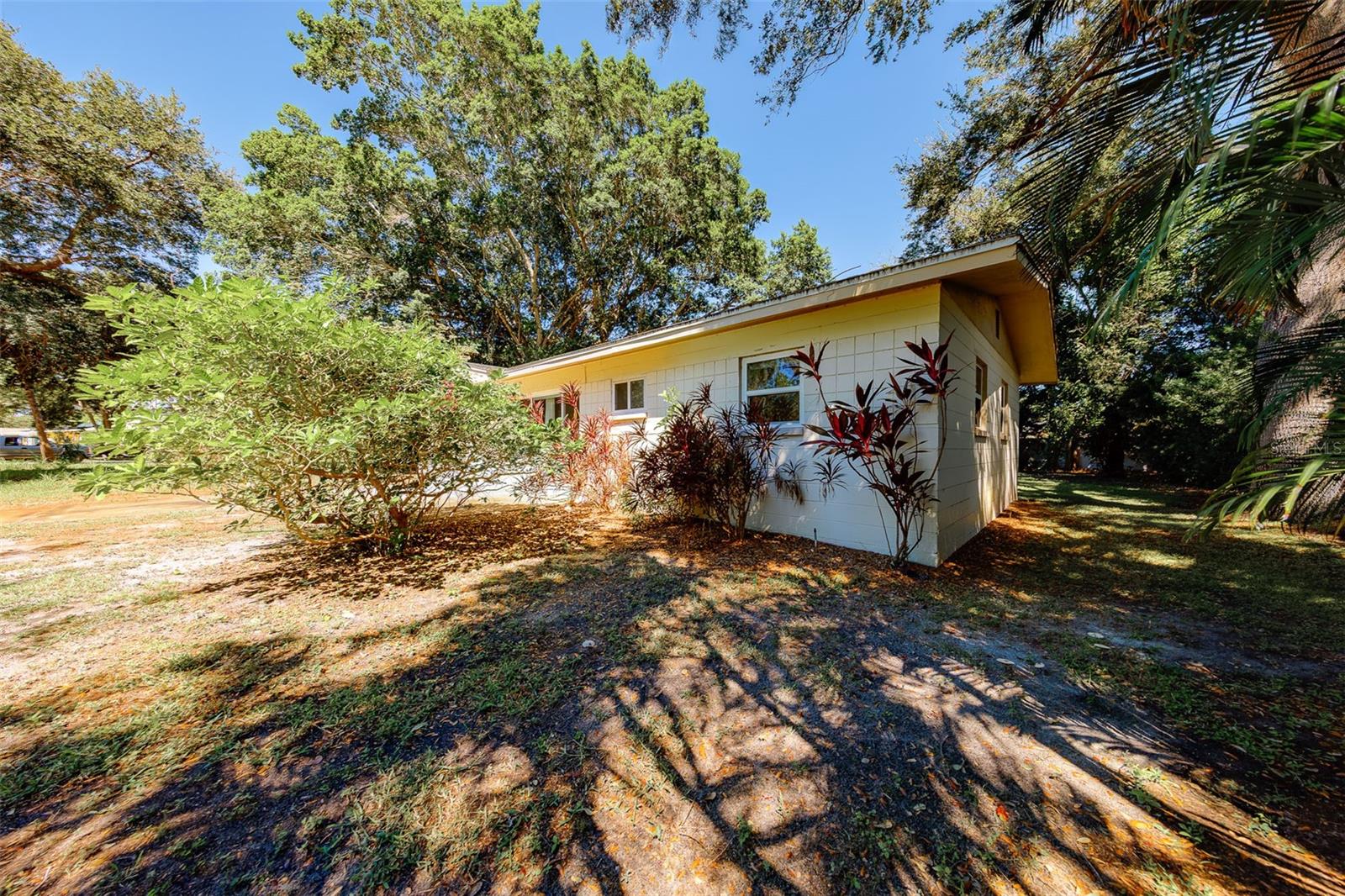 811 69TH AVENUE S, St Petersburg, FL 33705