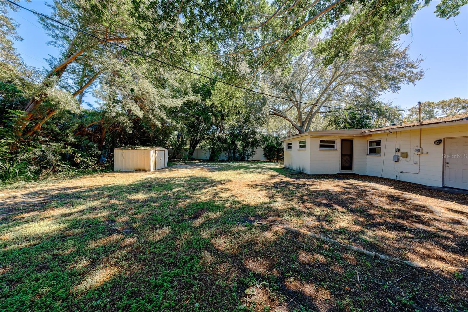 811 69TH AVENUE S, St Petersburg, FL 33705