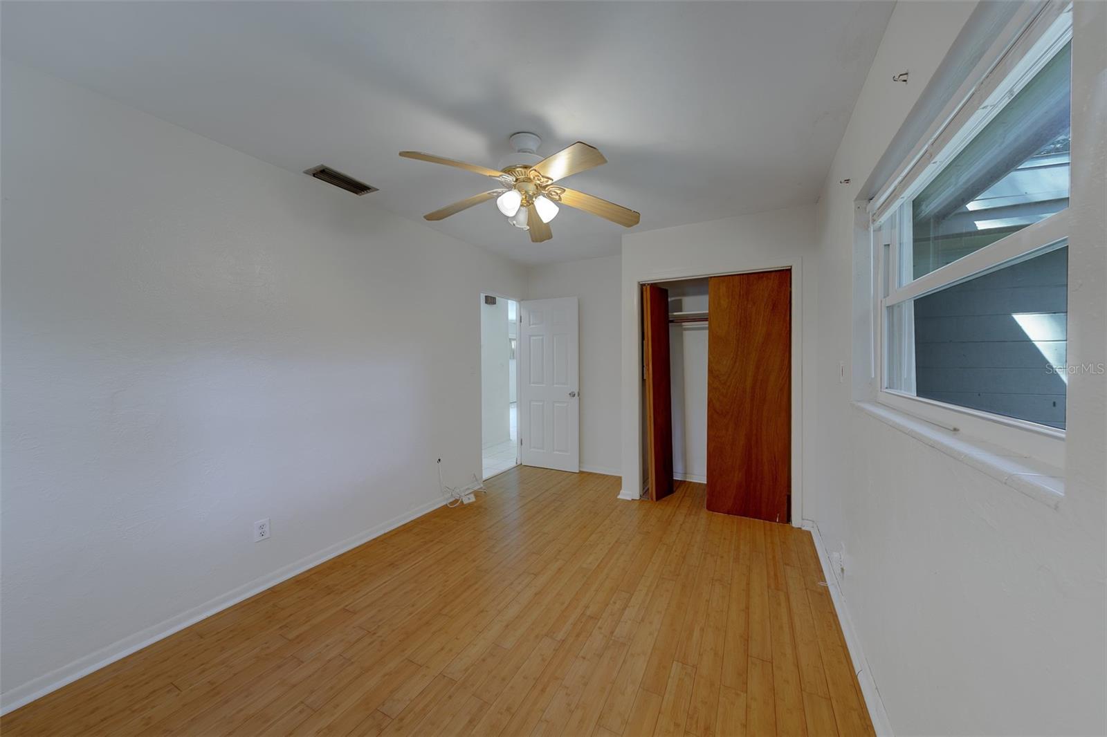 811 69TH AVENUE S, St Petersburg, FL 33705