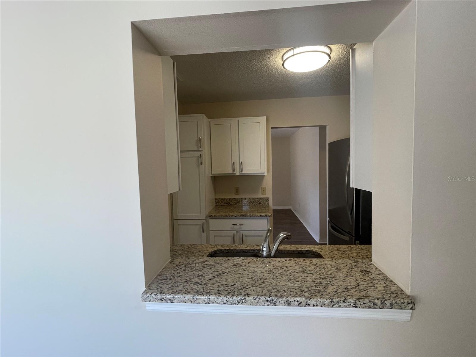 Pass through from Florida Room to Kitchen