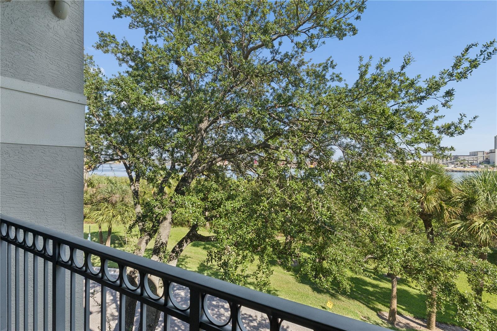752 CORAL REEF DRIVE, Tampa, FL 33602 752 CORAL REEF DRIVE, Tampa, FL 33602