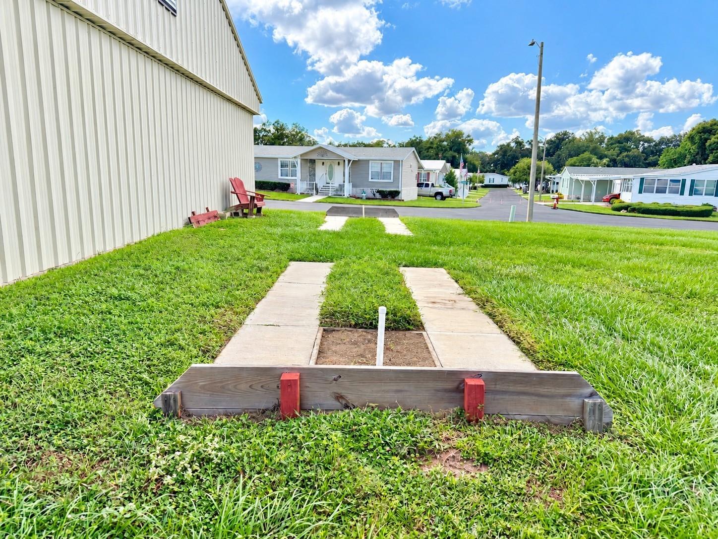 Community Horse Shoes