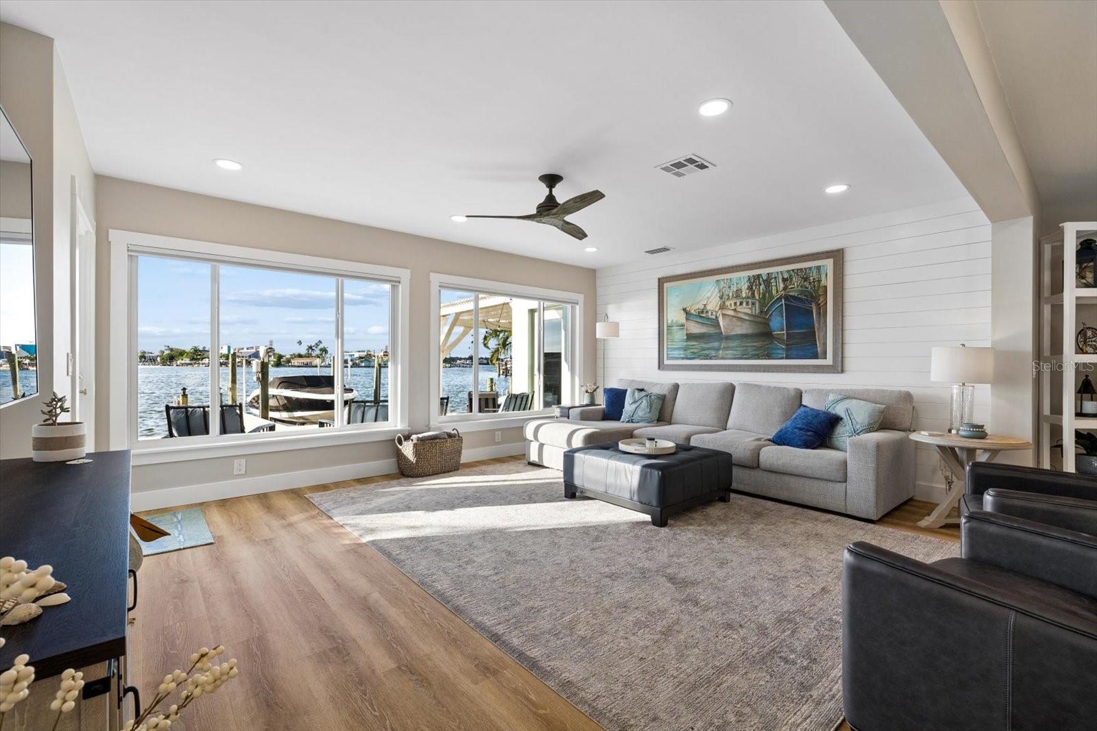 112 WALL STREET, Redington Shores, FL 33708